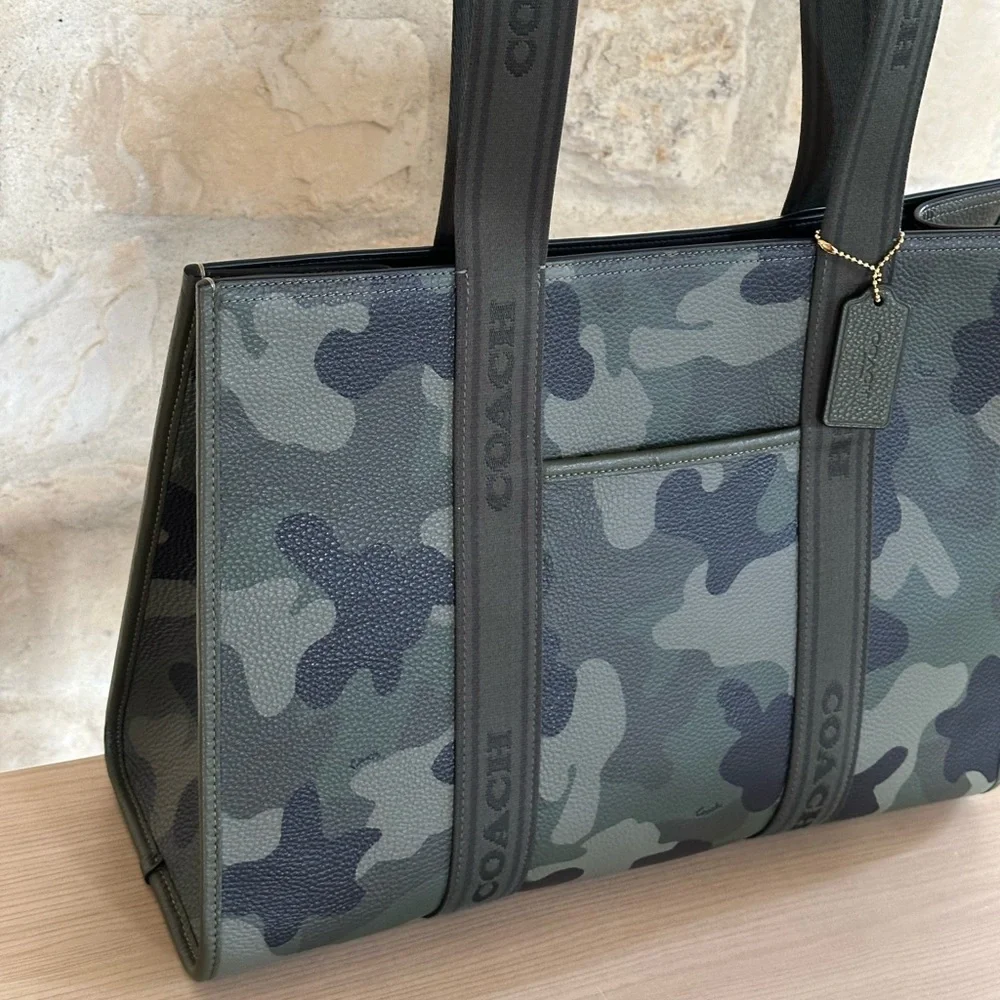 Coach - Picture 4 of 11